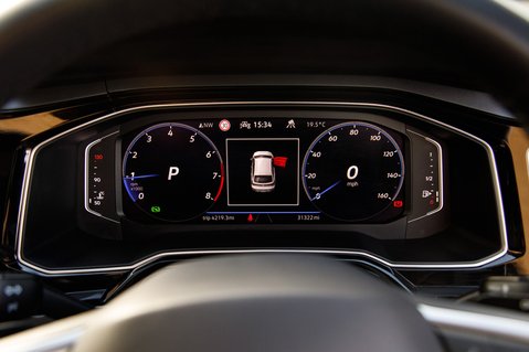 Volkswagen Taigo R-LINE TSI DSG 11