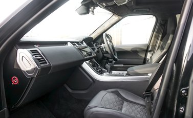 Land Rover Range Rover Sport 5.0 SVR 16