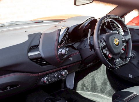 Ferrari 488 Spider 17