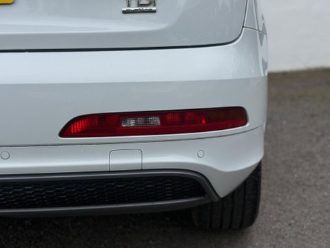 Audi Q3 2.0 TDI S line S Tronic quattro Euro 5 (s/s) 5dr 38