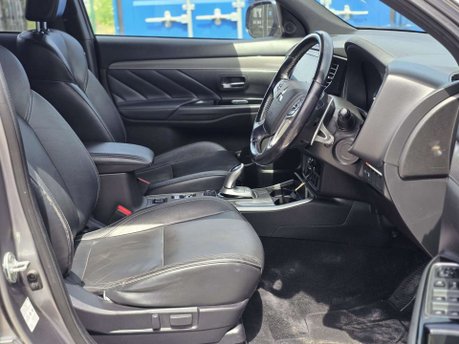 Mitsubishi Outlander 2.4h TwinMotor 13.8kWh 4h SUV 5dr Petrol Plug-in Hybrid CVT 4WD Euro 6 (s/s 13