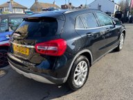 Mercedes-Benz GLA GLA 200 SE 9
