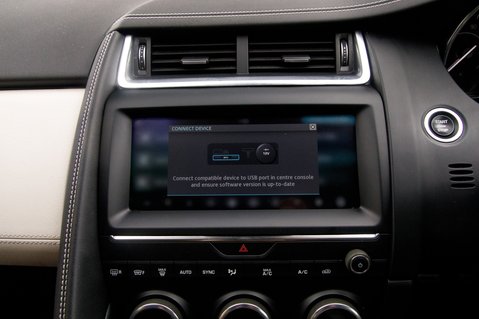 Jaguar E-Pace R-DYNAMIC S 29