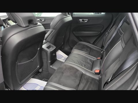 Volvo XC60 T8 TWIN ENGINE R-DESIGN PRO AWD 17