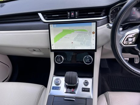 Jaguar F-Pace 2.0 D200 MHEV R-Dynamic Black Auto AWD Euro 6 (s/s) 5dr 25