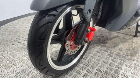 Sinnis Twist 2022 1K 50CC SCOOTER LEARNER BIKE NEW MOT SERVICED 29