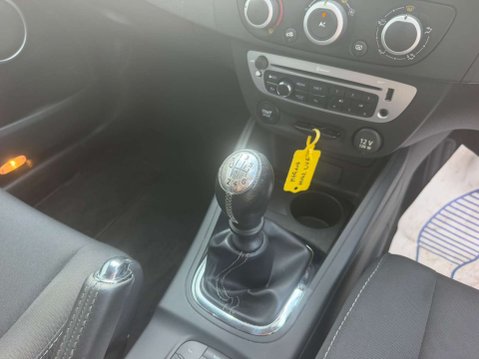 Renault Megane 1.6 16V Dynamique TomTom Hatchback 5dr Petrol Manual Euro 5 (110 ps) 28
