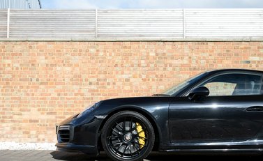 Porsche 911 (991.2) Turbo S 26