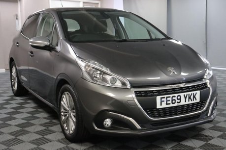 Peugeot 208 PURETECH S/S SIGNATURE 30