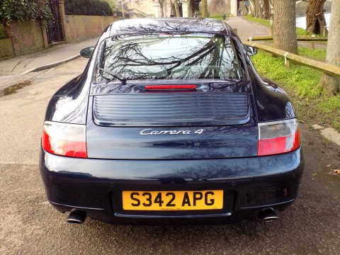 Porsche 911 CARRERA 4 5