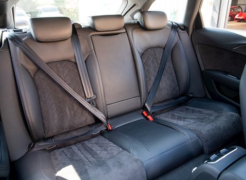 Audi RS6 Avant Performance 13