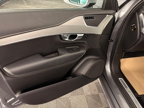 Volvo XC90 2.0 D5 PowerPulse R-Design Auto 4WD Euro 6 (s/s) 5dr 33