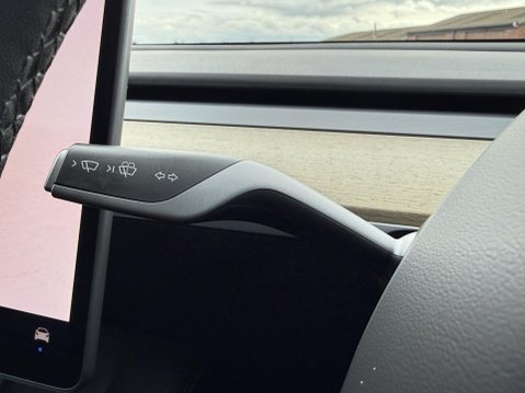 Tesla Model Y (Dual Motor) Long Range SUV 5dr Electric Auto 4WDE (384 bhp) 37