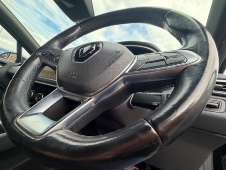 Renault Clio ICONIC TCE BOSE 15