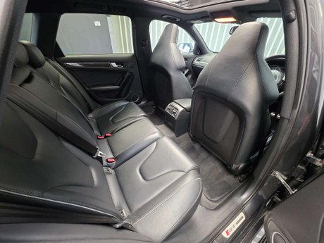 Audi RS4 4.2 FSI V8 Estate 5dr Petrol S Tronic quattro Euro 5 (450 ps) 21