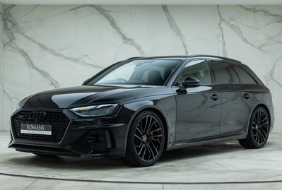 Audi RS4 Avant CARBON BLACK