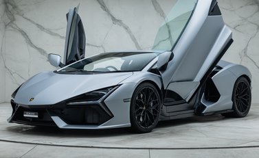 Lamborghini Revuelto 5