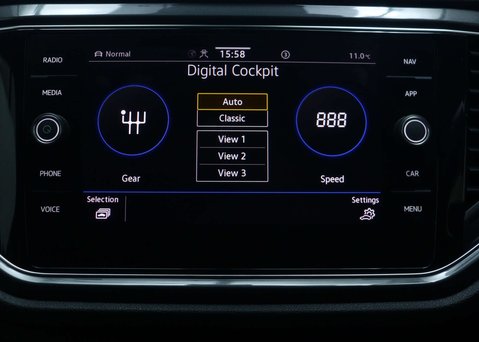 Volkswagen T-Roc 1.5 T-Roc R-Line TSi Evo Semi-Auto 5dr 28