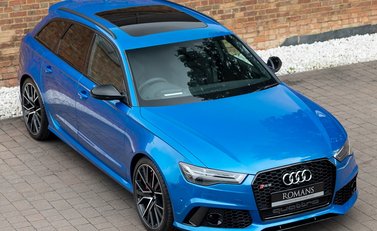 Audi RS6 Avant Performance 8