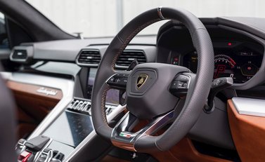 Lamborghini Urus 11