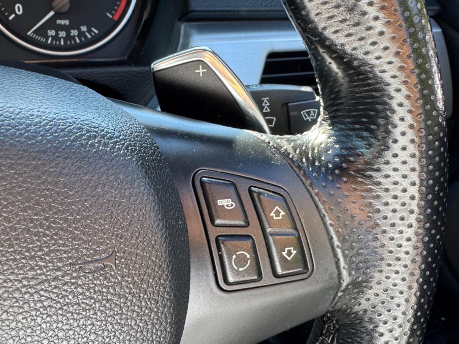 2012 BMW 3 Series — image 31