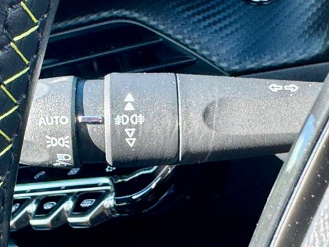 Peugeot 2008 PURETECH S/S GT LINE 31