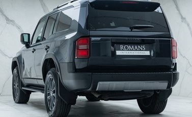 Toyota Land Cruiser Invincible 10