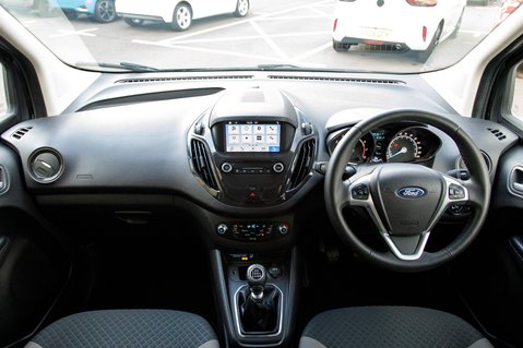 Ford Tourneo Courier TITANIUM 3