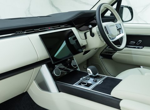 Land Rover Range Rover P530 Autobiography LWB (7 Seat) 19