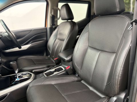 Nissan Navara 2.3 Navara Tekna dCi Auto 4WD 5dr 77