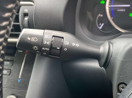 Lexus Is 2.5 IS 300h Advance CVT 4dr 57