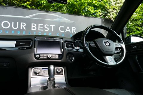 Volkswagen Touareg 3.0 Touareg V6 R-Line TDI BlueMotion Technology Auto 4WD 5dr 26