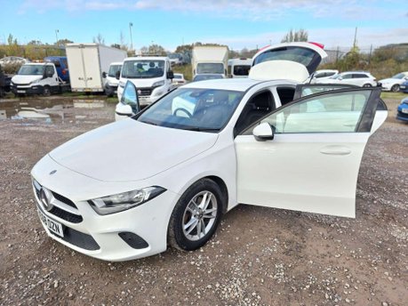 Mercedes-Benz A Class 1.5 A180d SE (Executive) Hatchback 5dr Diesel 7G-DCT Euro 6 (s/s) (116 ps) 10
