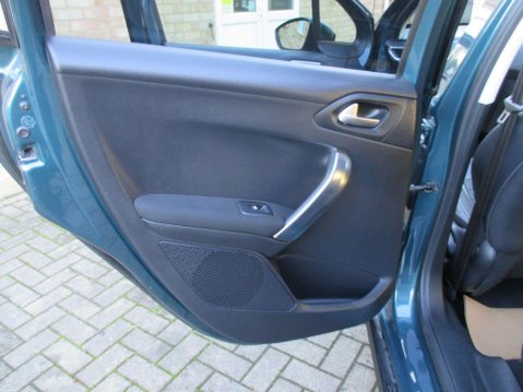 Peugeot 2008 1.2 PureTech Allure EAT Euro 6 (s/s) 5dr 41