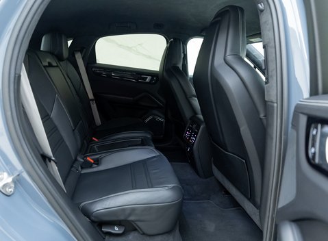 Porsche Cayenne Turbo GT 14