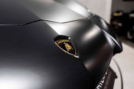 Lamborghini Aventador SV AD PERSONAM. FACTORY SATIN CARBON FIBRE EXT. COMFORT SEATS. FRONT LIFT. 47