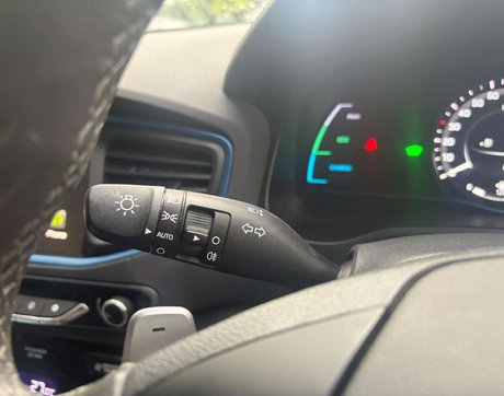Hyundai IONIQ 1.6 IONIQ Premium SE FHEV Semi-Auto 5dr 31