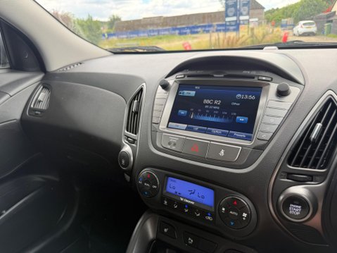 Hyundai ix35 2.0 CRDi Premium Auto 4WD Euro 5 5dr 13