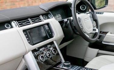 Land Rover Range Rover 3.0 TDV6 Vogue SE 16