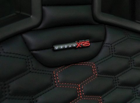 Land Rover Defender 110 V8 P525 URBAN XRS 13