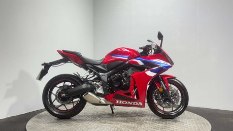 Honda CBR 2024 74 PLATE E-CLUTCH ONLY 240 MILES MOT AUTO 650CC SPORTS BIKE 1