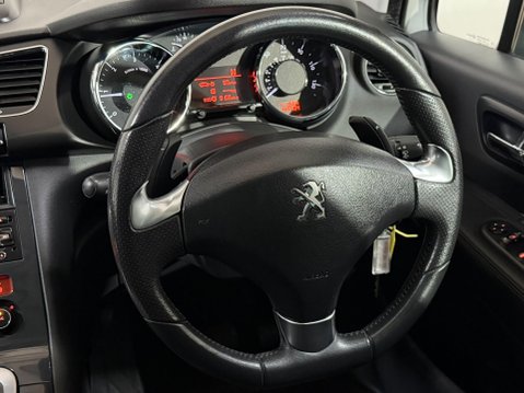 Peugeot 3008 E-HDI ALLURE 14