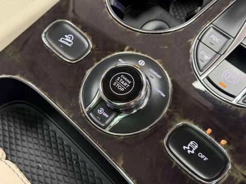 Bentley Bentayga 6.0 W12 SUV 5dr Petrol Auto 4WD Euro 6 (s/s) (608 ps) 52