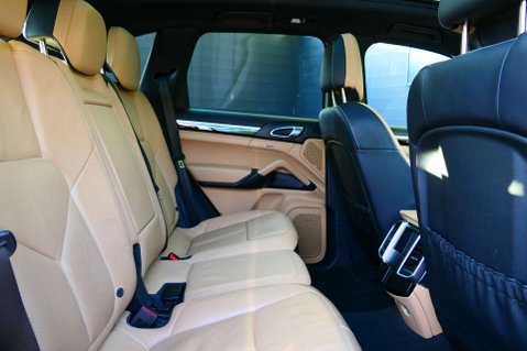 Porsche Cayenne 3.0 Cayenne S Hybrid Tiptronic S 4WD 5dr 36
