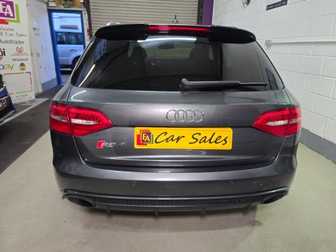 Audi RS4 4.2 FSI V8 S Tronic quattro Euro 5 5dr 8