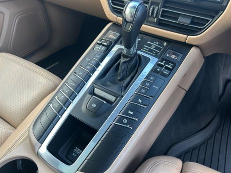 Porsche Macan S PDK 23
