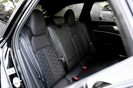 Audi RS6 Avant QUATTRO CARBON BLACK. VAT Q. WARRANTY. HEATED & COOLED SEATS. B & O. 9
