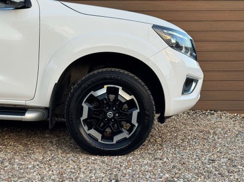 Nissan Navara 2.3 Navara Tekna dCi Auto 4WD 5dr 12