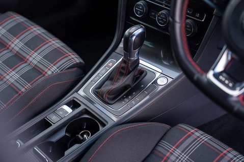 Volkswagen Golf 2.0 Golf GTi Semi-Auto 5dr 5