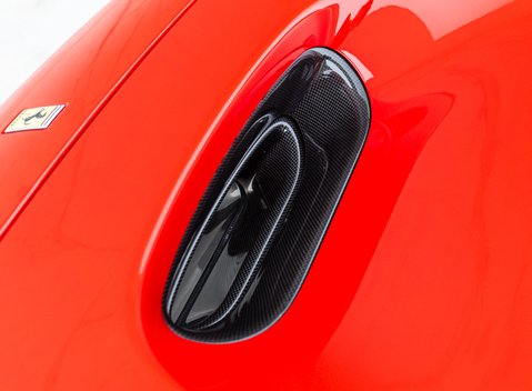 Ferrari F8 Spider 28